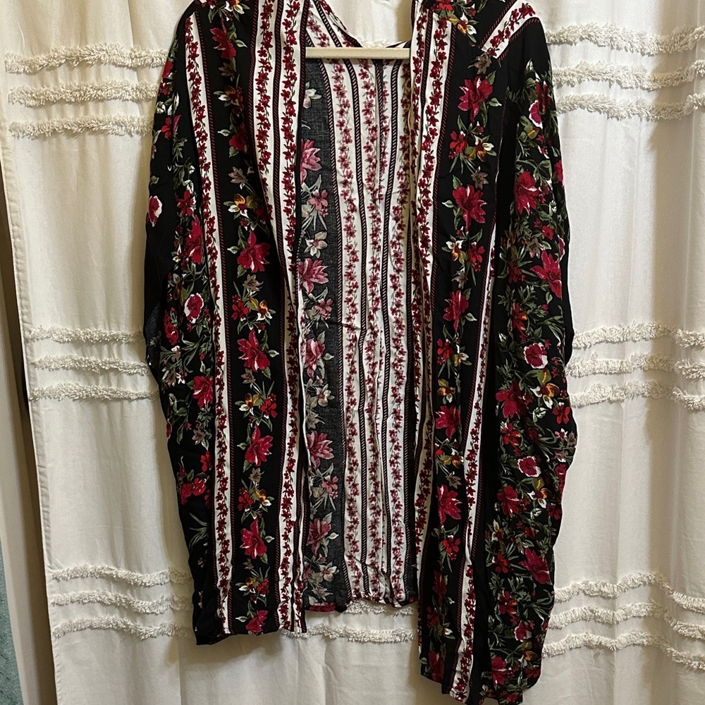 Umgee Black and Red Rose Floral Striped Shrug
